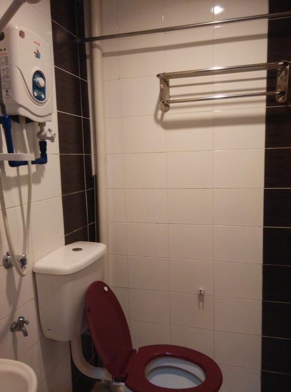 Hotel Traveller Кота-Кинабалу Экстерьер фото