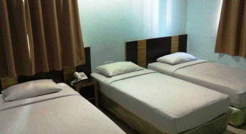 Hotel Traveller Кота-Кинабалу Экстерьер фото