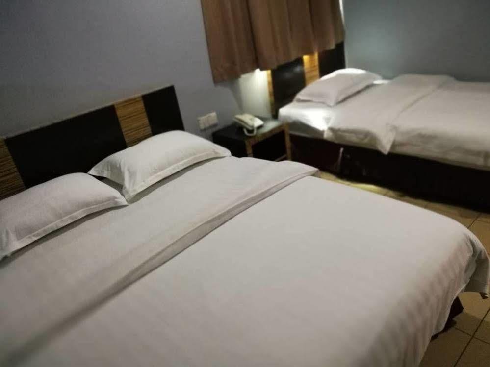 Hotel Traveller Кота-Кинабалу Экстерьер фото
