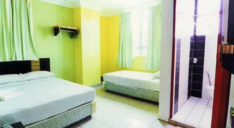 Hotel Traveller Кота-Кинабалу Экстерьер фото